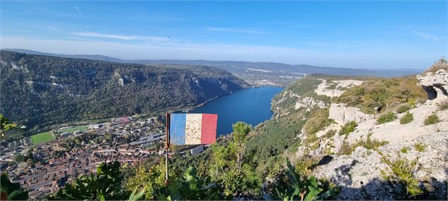 Vue sur le lac de Nantua - J-Y Crespo