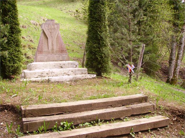 Mémorial du Capitaine Anjot - Marie-Christine Martinod