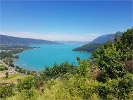 Randonnée au dessus du lac d'Annecy depuis le Taillefer - ©SavoieMontBlanc-Lecoq