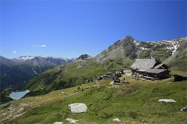 Randonnée au dessus des barrages d'Aussois - refuge de la Dent Parrachée - MO. JL Rigaux - OT AUSSOI