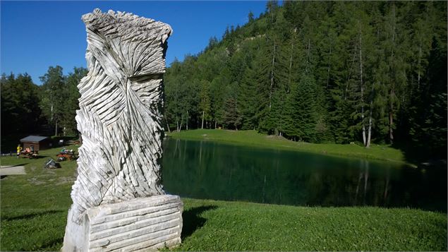 Le chemin du peti bonheur en passant par le plan d'eau des Avnières - O.T. La Norma VLP