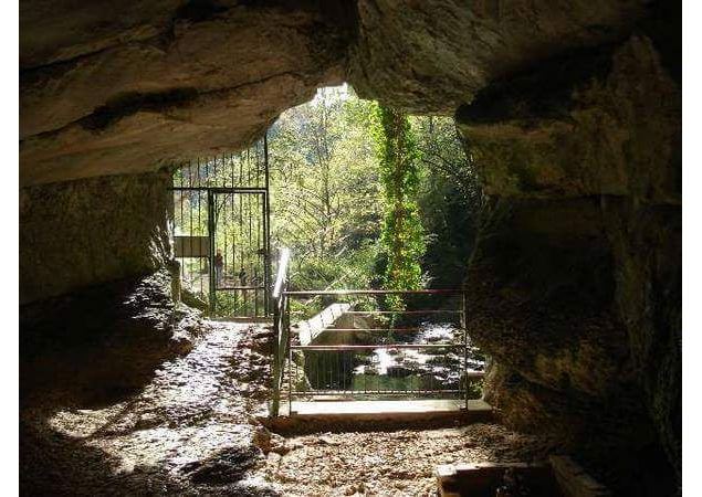 Grotte et reculée de Corveissiat - Agek