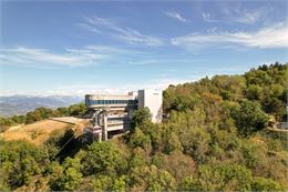 vue sur le Téléphérique du Salève - STS - Agence Hemelka