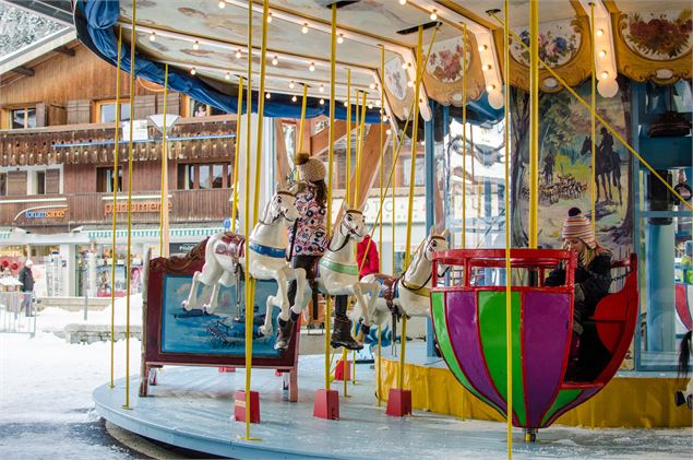 Manège de chevaux de bois - Valentin Ducrettet