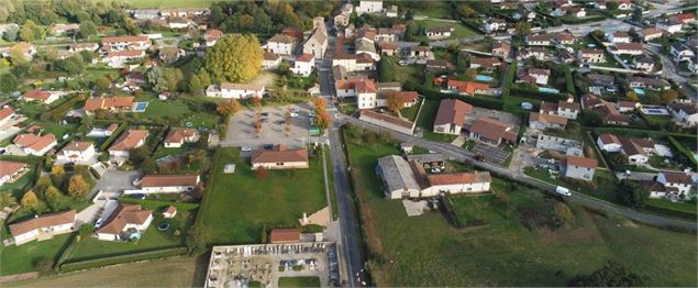 Commune de Sandrans vu du ciel - Mairie de Sandrans