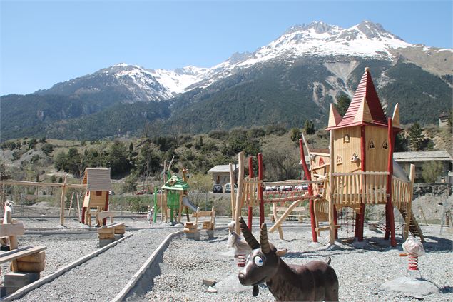 Aire de jeux fantastique à  Val-Cenis Termignon - HMVT