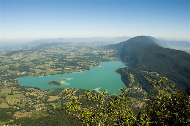 Le lac d'Aiguebelette vu du Mont Grêle - M.Parsy
