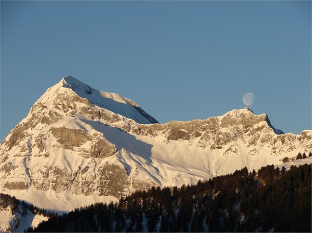 Le Mont Charvin en Hiver - Office de Tourisme du Val d'Arly