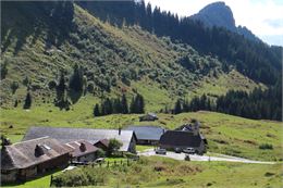 Hameau d'Ubine, Vacheresse - 2CVA