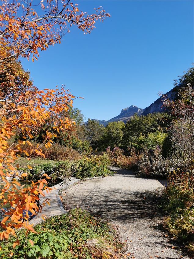 Allée du jardin - OT Alpes du Léman