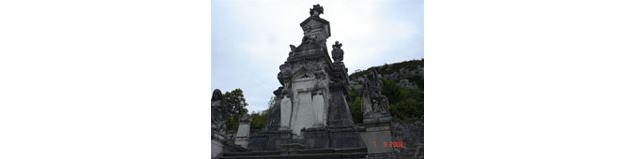 Monument de Pierre Auguste Chavent adobe
