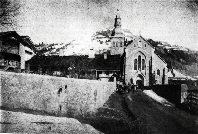 L’église à la fin du XIXème siècle - © Collection municipalité Grand Bornand