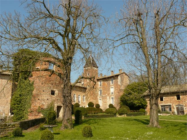 Extérieur du Château de la Batie - MONTCEAUX