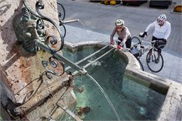 Fontaine de la place de l'Hôtel de Ville - Pierre Thiriet