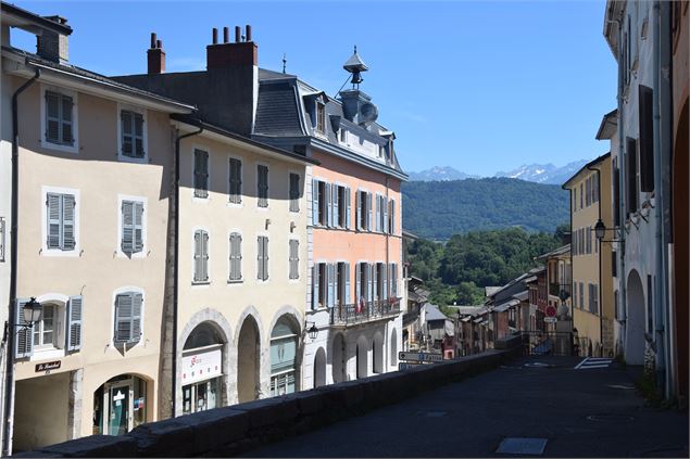 Vieille Ville de Montmélian -Vue de l'Hôtel Nicolle de La Place depuis le Parapet - Ville de Montmél