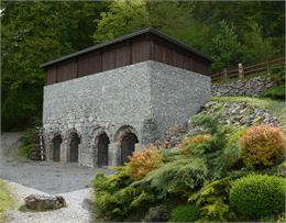 Site historique dans village calme Fours à chaux - RDNIS