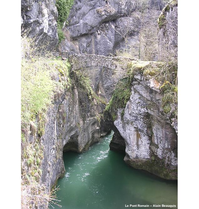 Le Pont Romain - St Christophe la Grotte - PNRC