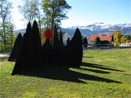 Sun and Mountains - A. Calder - OT Passy