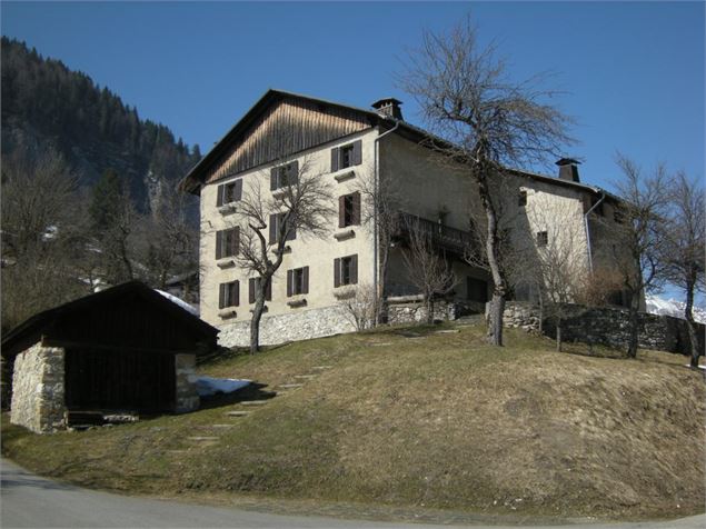 La maison forte de Charbonnière : façade - OTI Val d'Arly