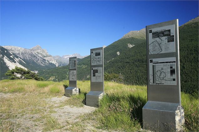 Parc archéologique des Lozes et ses gravures rupestres à Aussois - MO. JL Rigaux - OT AUSSOIS