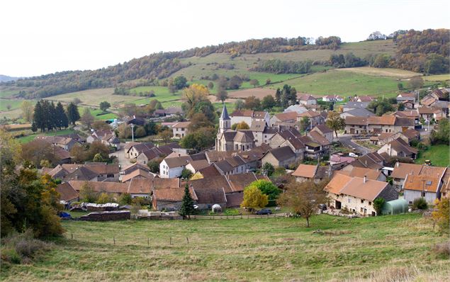 Village de Lompnas - Marilou Perino