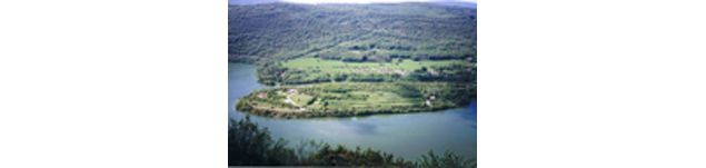 ile-chambod-depuis-le-belvedere-des-roches adobe