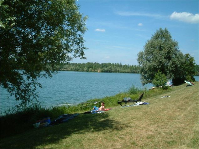 Pêche sur le lac de Cormoranche - Stéphane Félix