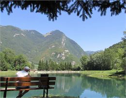 Marlens plan d'eau de pêche - J.Bidal Ot Sources du lac d'Annecy