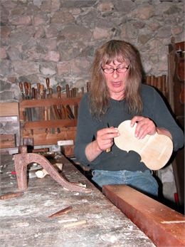 visite de l'atelier de lutherie à Habère Poche - S. Jaunin-OT Vallée Verte