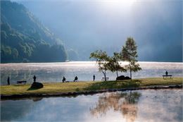 Pêche au lac de Montriond - Yvan Tisseyre / OT Vallée d'Aulps