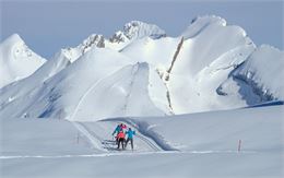Skieurs parcourant le plateau de Beauregard - Greg Dieu