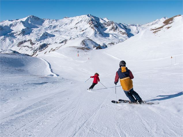 Skieurs sur les pistes de Valfréjus - D.Cuvelier - OTHMV