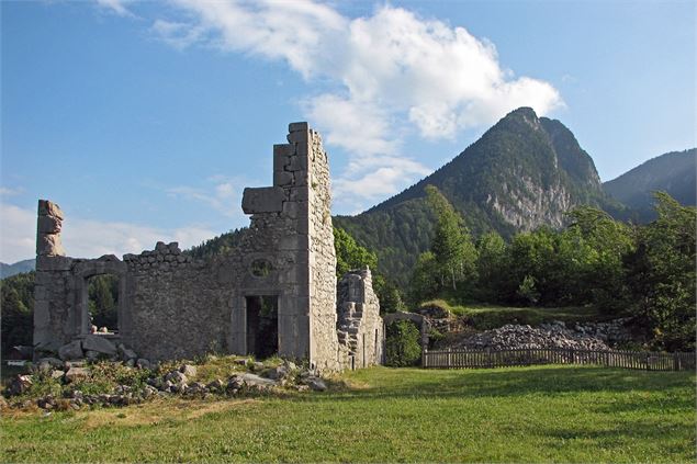 Ruines du château de Montbel - Sylviane Offredi