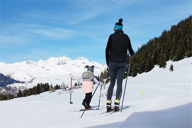 Mère et fille sur le domaine de ski de fond du Grand Coin - OTSFL