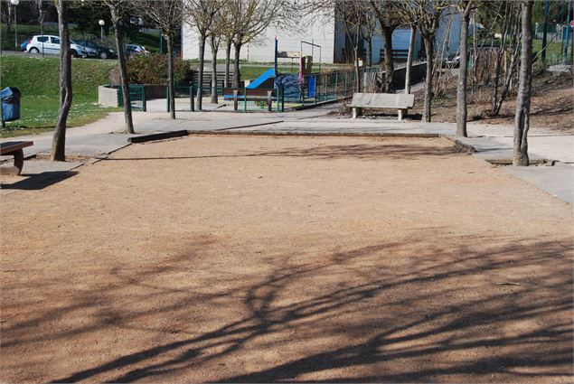 Terrain de pétanque des Prés Célestins - Office de Tourisme de la CCMP