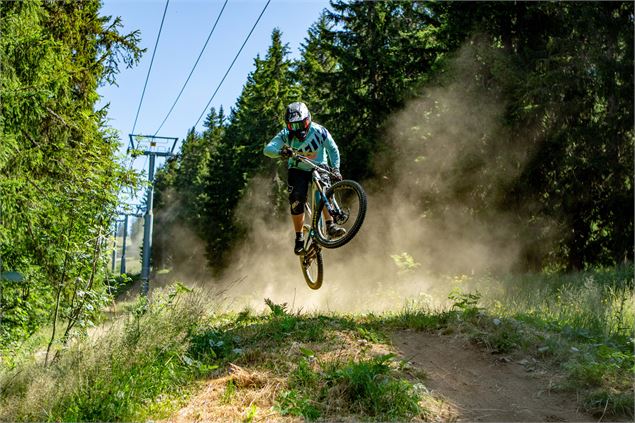 Bike park Les Carroz - @Goplayoutside - V.RYNGERT