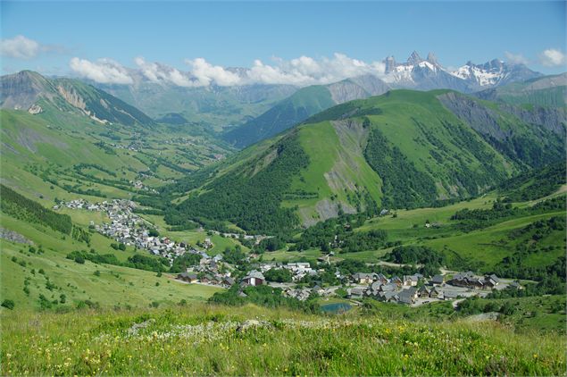 village St Sorlin d'Arves en été - Office de Tourisme de St Sorlin