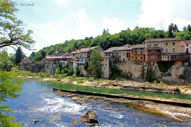 Maisons classées Neuville-sur-Ain - Margot Calland