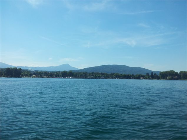 Panorama sur l'arrière pays et les Alpes - BLL