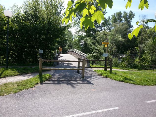 Passerelle sur la Leysse - phhauuy