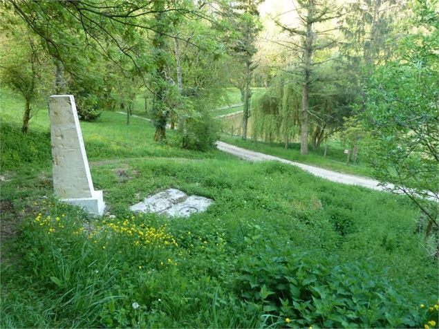 Source de la Vauchère, reculée de la Roche