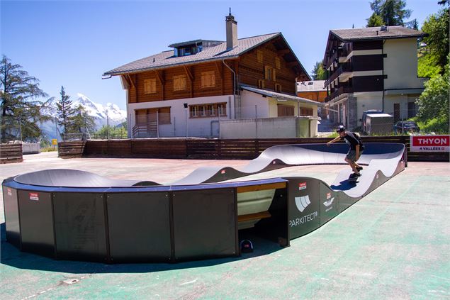 Garçon sur pumptrack - Thyon Région Tourisme SA