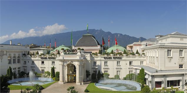 Fontaines du Casino Grand Cercle - F. Fouger