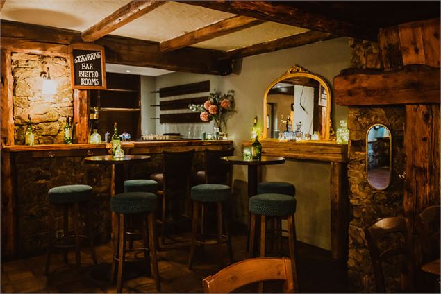 La Taverne Bistro Bar - The Wardette Studio