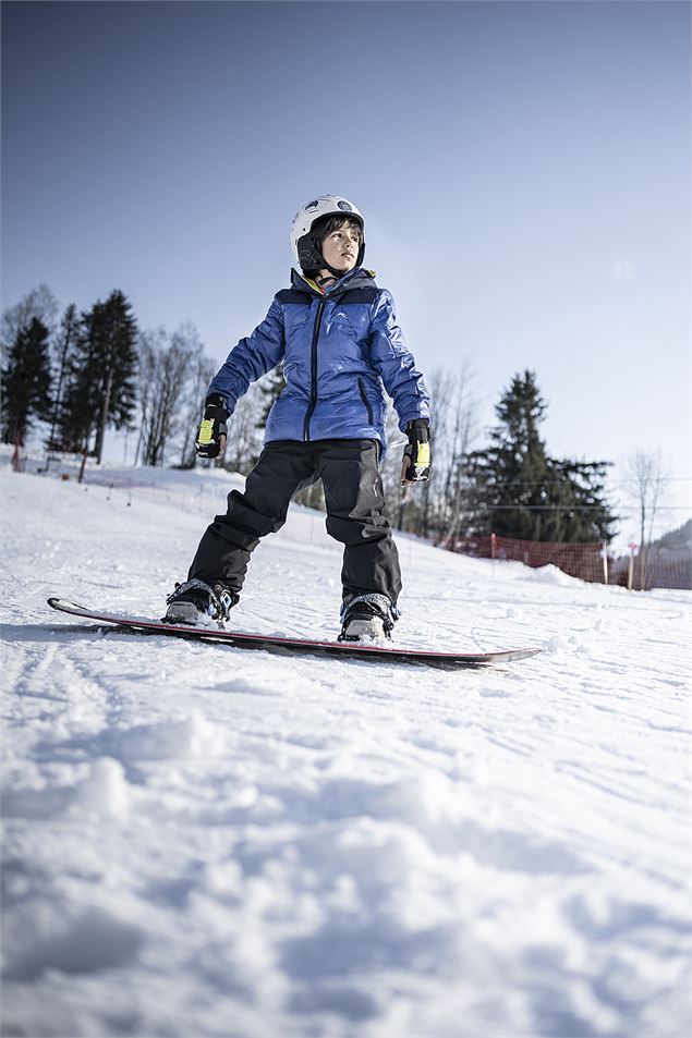 Descente en snowboard à Saint Jean de Sixt - Tilby Vattard