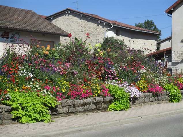 Village fleuri de Jasseron - Route fleurie du Revermont