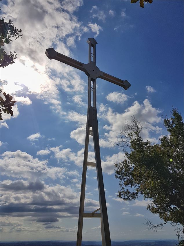 La croix Saint Clair - © E.BEBI