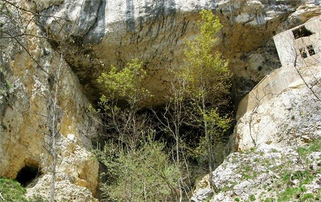 La grotte à Carret