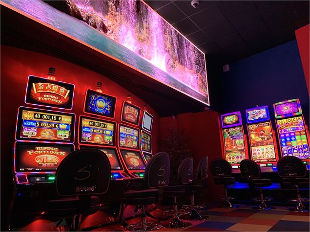 Machines à sous 1 - Le Stelsia casino