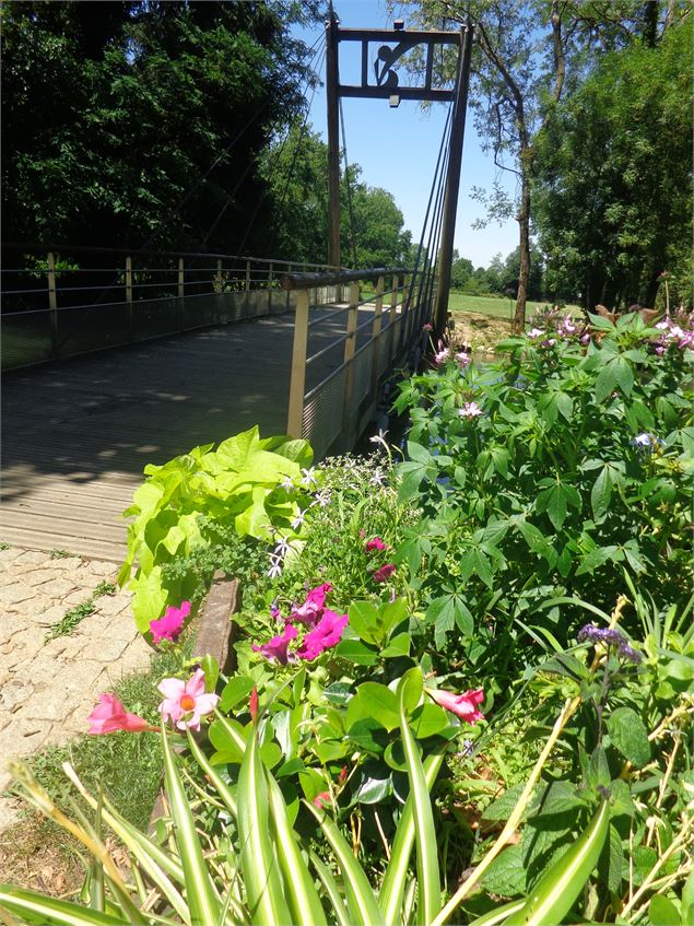 Circuit d'eau, de fleurs et de charme - OT Vonnas Pont de Veyle